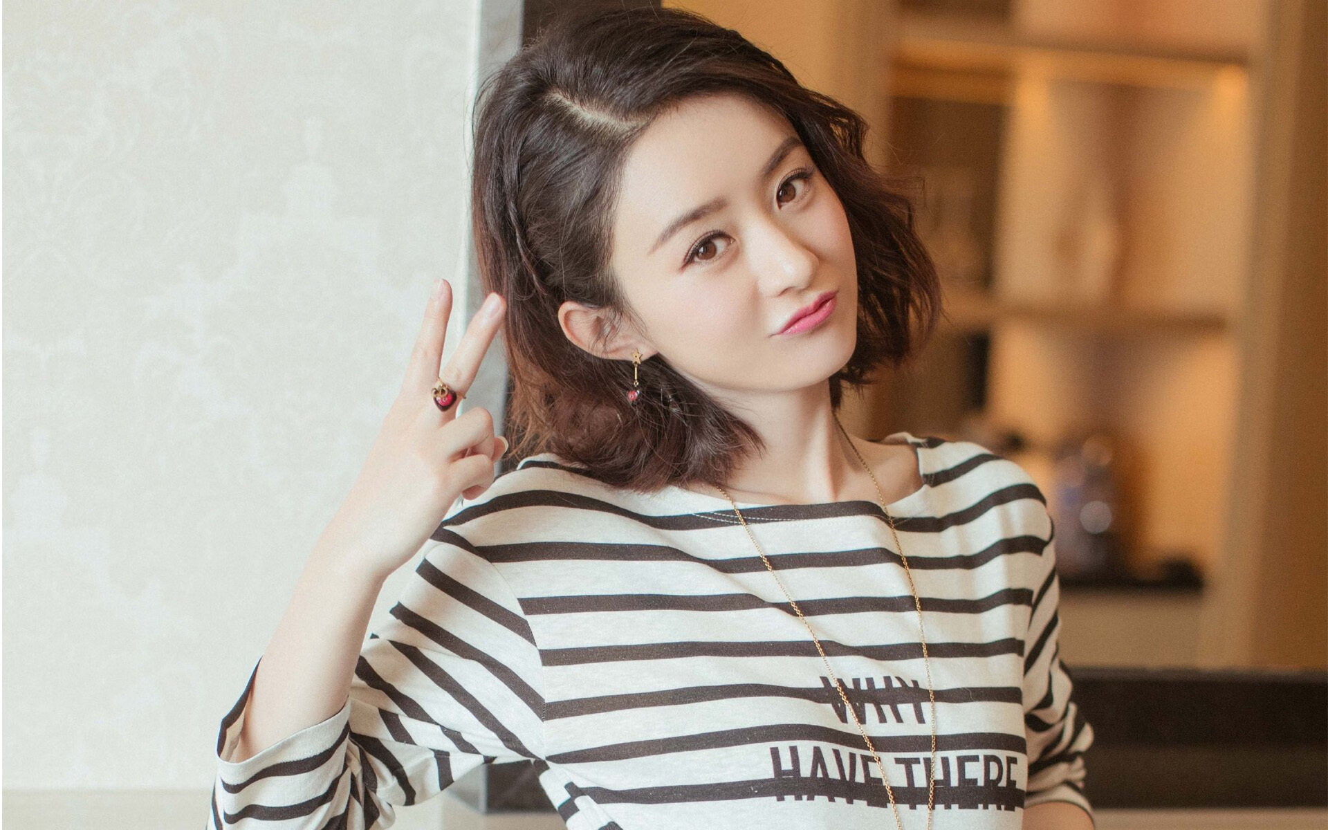 “经典对决：那些岁月里的巅峰比拼”，经典对应什么