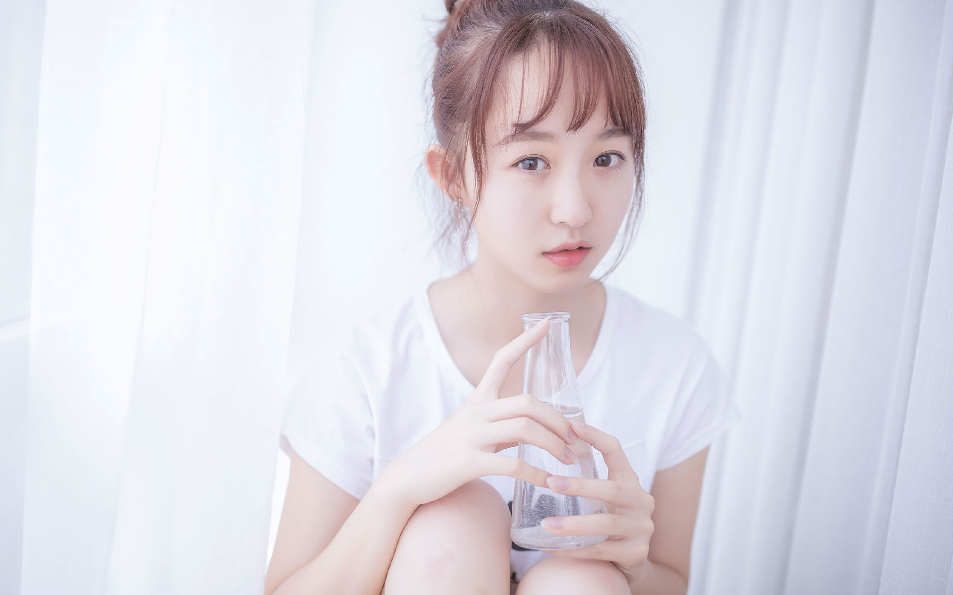 下载乐鱼体育APP-教练现场调整站位指令迅速传达战术执行效率持续上升，教练临场指挥