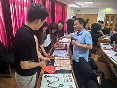 包含"赛事的社会责任：摒弃商业与道德的界限"的词条