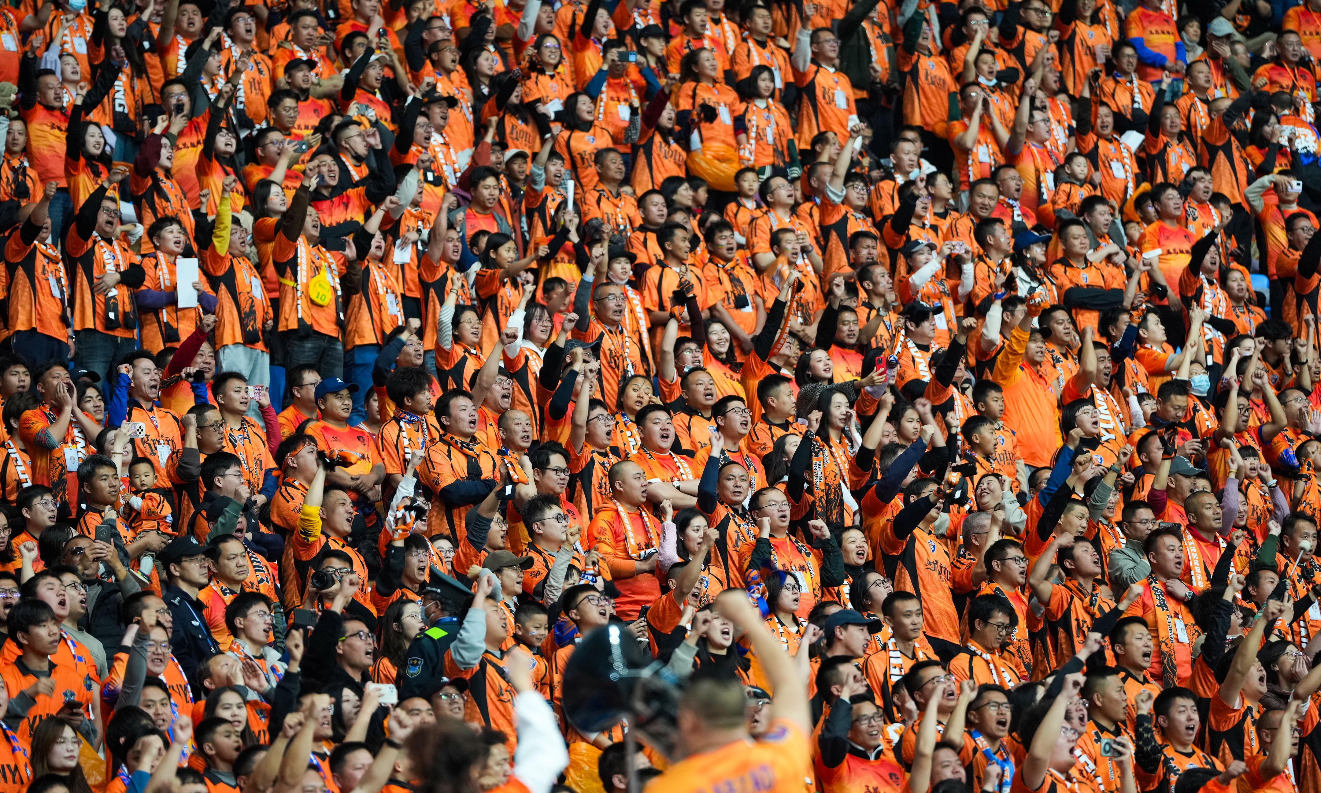 "中超历史回顾：经典赛事与球员传奇"的简单介绍